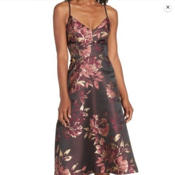 Eliza J Dresses & Skirts - NEW Eliza J Metallic Floral Dress Size 12